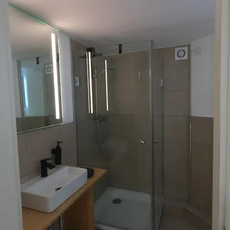 Newly Built Hiloa Stylishly Furnished شقة Notzingen